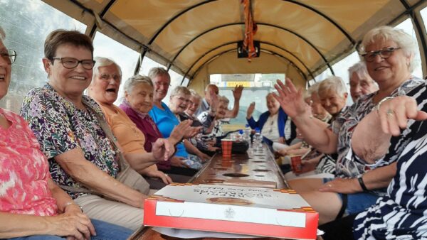 Mooie en gezellige huifkartocht (8 juli 2024)
